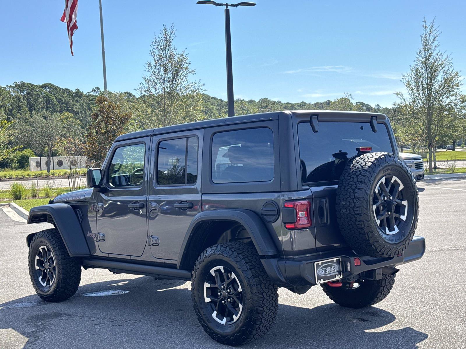 Used 2025 Jeep Wrangler Unlimited Rubicon w/ Convenience Group AWD/4WD image 6