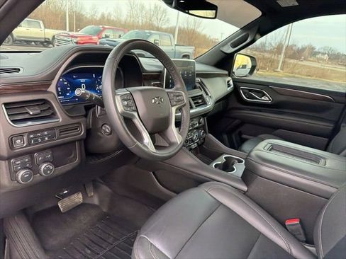 Used 2024 Chevrolet Suburban Z71 w/ Luxury Package image 17