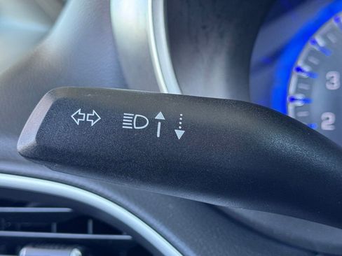 Used 2023 Chrysler Pacifica Touring-L image 20