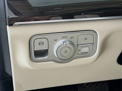 Certified 2025 Mercedes-Benz GLE 350 4MATIC image 11