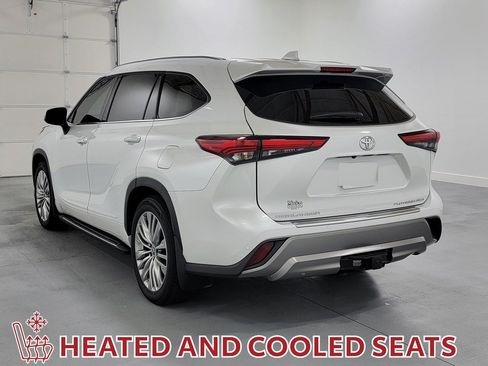 Used 2022 Toyota Highlander Platinum AWD/4WD image 6