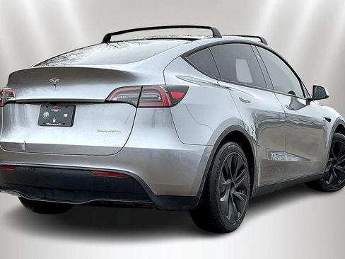 Used 2024 Tesla Model Y Long Range image 6