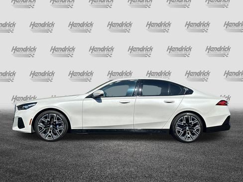 Used 2026 BMW 530i w/ M Sport Package RWD image 8