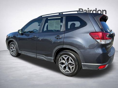 Used 2019 Subaru Forester Premium w/ All-Weather Package image 5