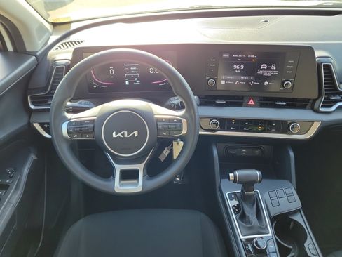 Used 2023 Kia Sportage LX FWD image 18