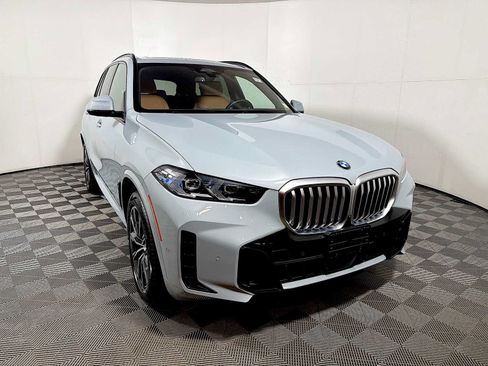 Used 2024 BMW X5 xDrive40i w/ M Sport Package AWD/4WD image 2
