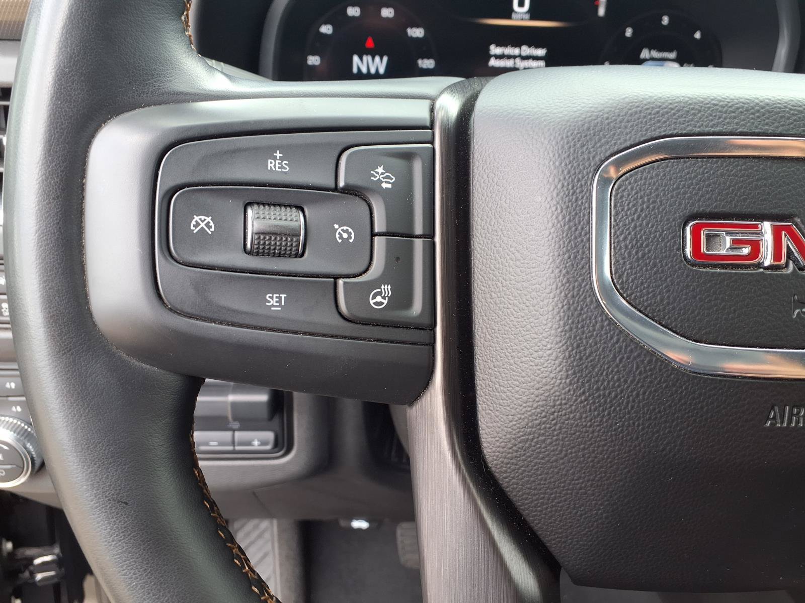 Used 2023 GMC Yukon AT4 AWD/4WD image 19