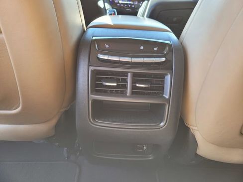 Used 2017 Cadillac XT5 Platinum w/ Driver Assist Package image 17