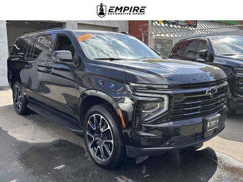 Used 2025 Chevrolet Suburban RST w/ Comfort Package image 1