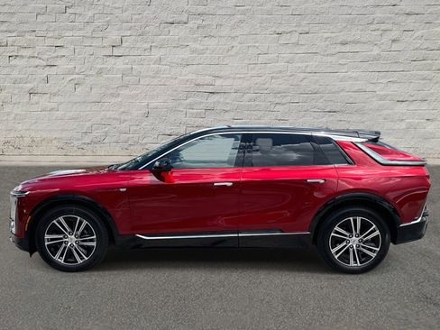 New 2025 Cadillac Lyriq Luxury image 8