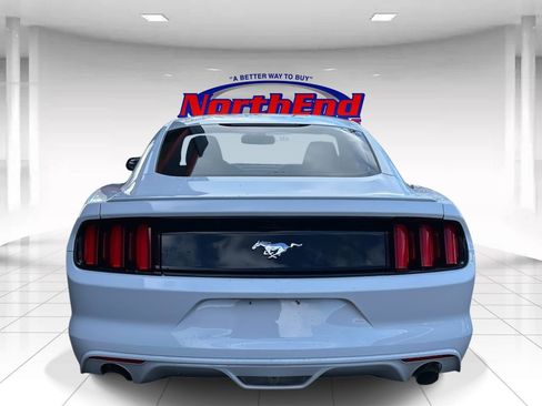 Used 2017 Ford Mustang Coupe image 4