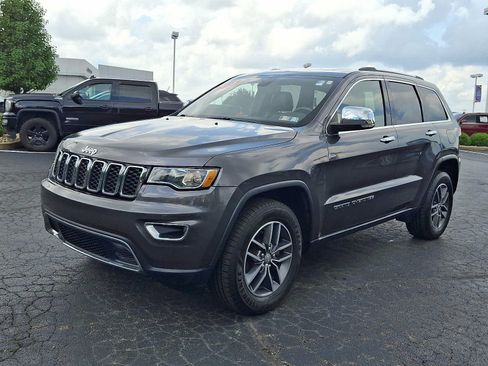 Used 2018 Jeep Grand Cherokee Limited w/ Trailer Tow Group IV AWD/4WD image 3