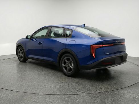 Used 2025 Kia K4 LXS image 6