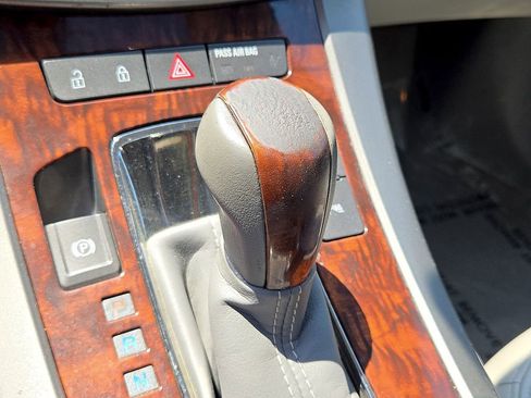 Used 2013 Buick LaCrosse Leather FWD image 16