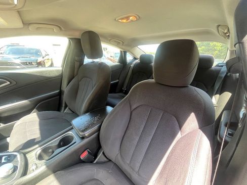 Used 2015 Chrysler 200 Limited FWD image 15
