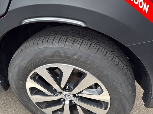 Used 2025 Subaru Outback Premium w/ Popular Package #1A AWD/4WD image 8