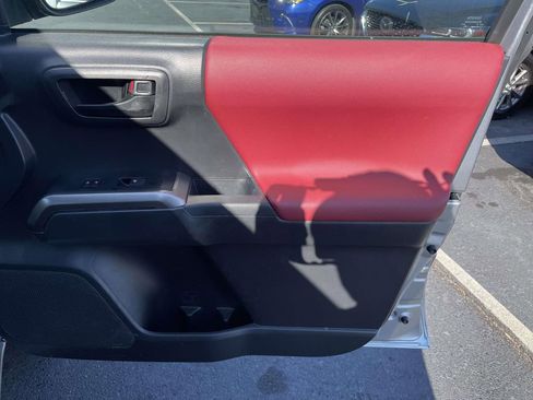 Used 2022 Toyota Tacoma SR5 image 43