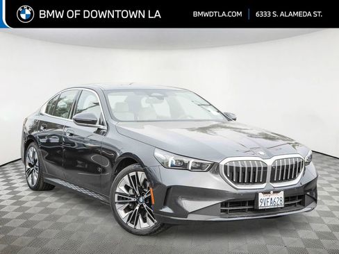 Used 2025 BMW 530i 530i w/ Premium Package image 1