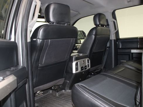 Used 2019 Ford F350 Lariat w/ Lariat Ultimate Package AWD/4WD image 28