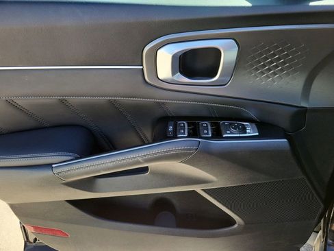 Used 2021 Kia Sorento SX image 23