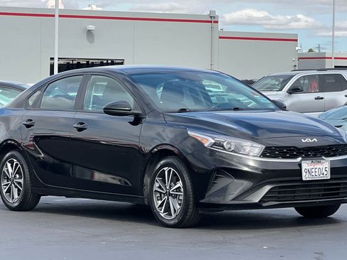 Used 2023 Kia Forte LXS image 5