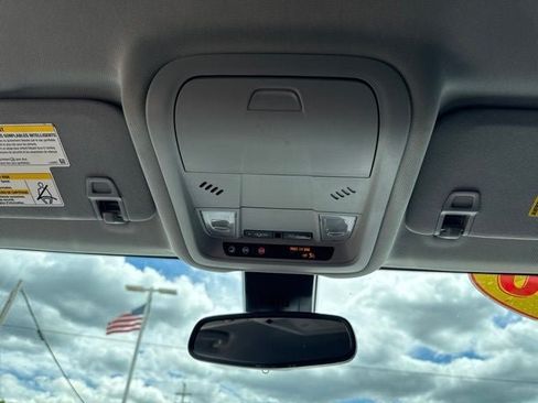 Used 2020 GMC Terrain SLE w/ Driver Convenience Package FWD image 15