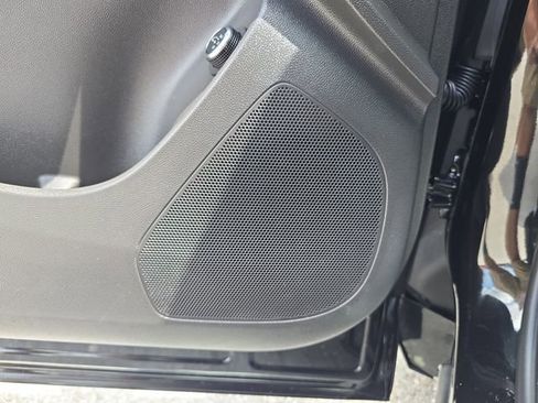 Certified 2025 Buick Envista Avenir FWD image 17