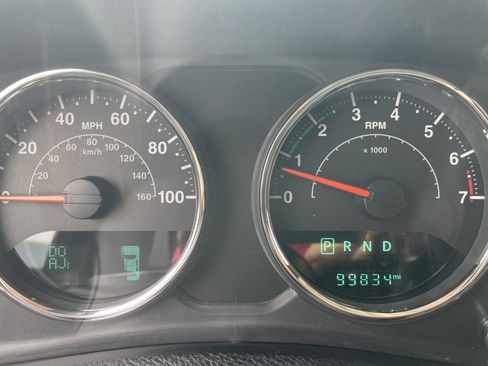 Used 2015 Jeep Wrangler Sport image 16