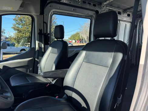 Used 2020 Ford Transit 250 Medium Roof AWD image 23