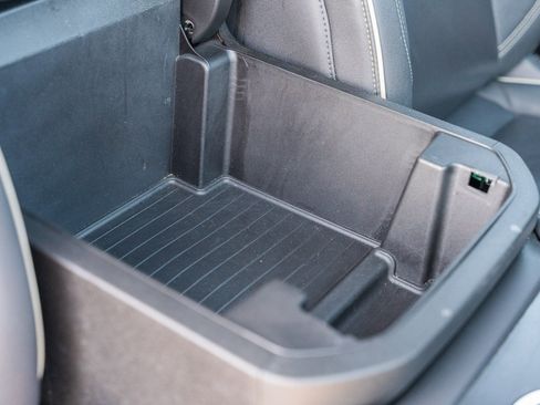 Used 2023 Chevrolet Suburban Premier image 12