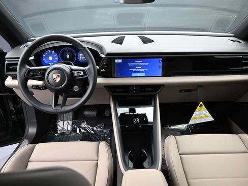 New 2026 Porsche Macan 4 Electric AWD/4WD image 6