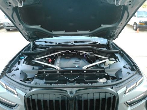 Used 2023 BMW X7 xDrive40i w/ M Sport Package AWD/4WD image 72