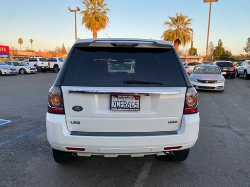 Used 2013 Land Rover LR2 HSE AWD/4WD image 4