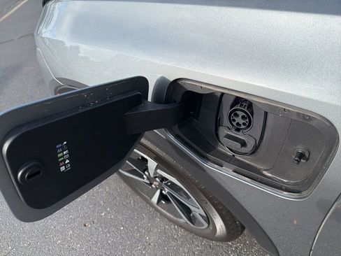 New 2026 Chevrolet Equinox EV LT image 39