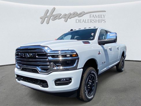New 2026 RAM 2500 Laramie AWD/4WD image 16