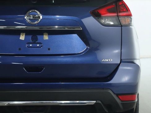 Used 2020 Nissan Rogue S image 42