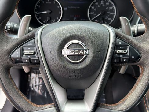 Used 2023 Nissan Maxima SR w/ Sport Mat Group FWD image 16