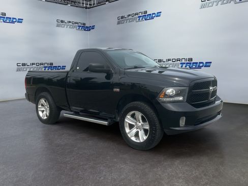 Used 2020 RAM 1500 Express w/ Express Value Package RWD image 3