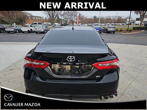 Used 2019 Toyota Camry SE image 5