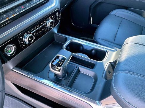 Used 2023 GMC Sierra 1500 SLT image 17