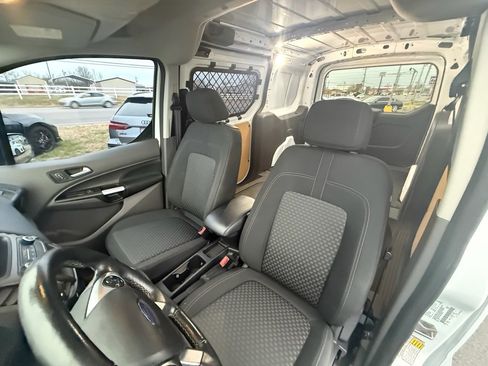 Used 2022 Ford Transit Connect XLT image 11