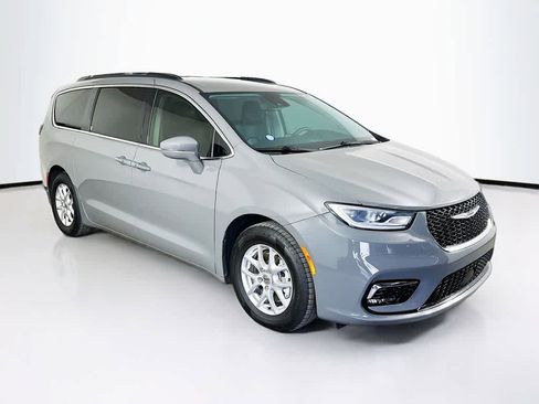 Used 2022 Chrysler Pacifica Touring-L image 22