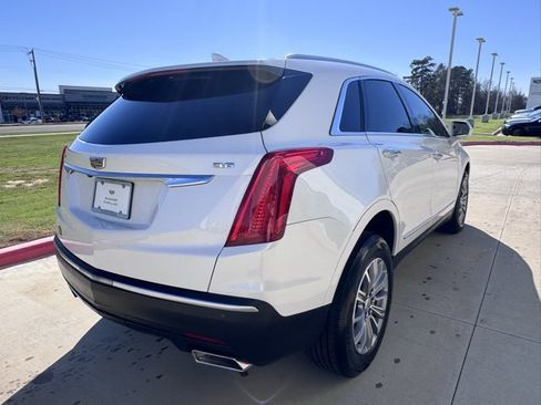 Used 2017 Cadillac XT5 Luxury w/ Driver Awareness Package image 5