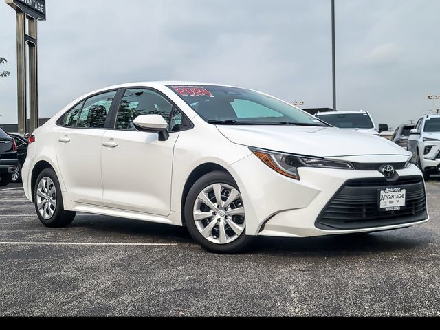 Used 2024 Toyota Corolla LE FWD image 2