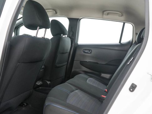 Used 2025 Nissan Leaf S FWD image 17