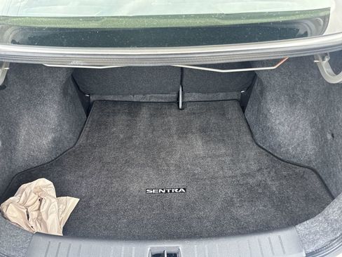 Used 2019 Nissan Sentra SR image 22