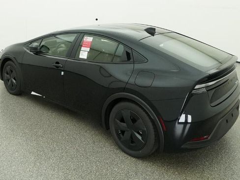 New 2026 Toyota Prius Plug-In Hybrid FWD image 5