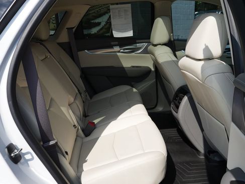 Used 2024 Cadillac XT5 Premium Luxury AWD/4WD image 13