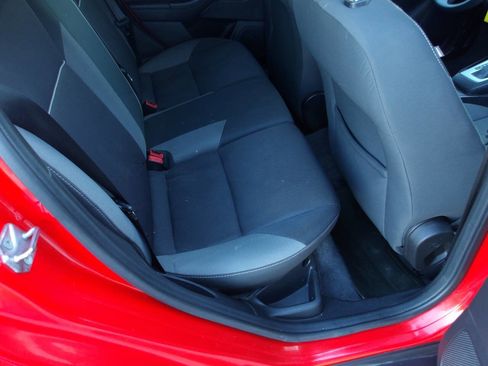 Used 2012 Ford Focus SE image 19