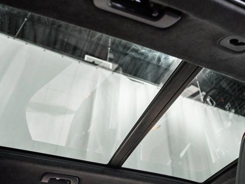 Used 2021 Porsche Cayenne Turbo image 29